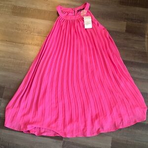 Elegant Pink Pleated Formal Dress